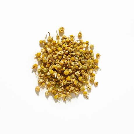 121-chamomile-blossoms-loose-leaf-tea-leaves-packshot-overhead