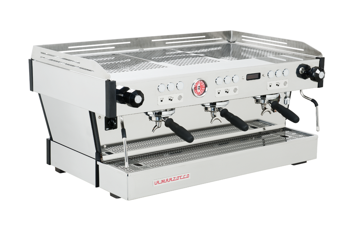 linea-pb_av_3-group_angle